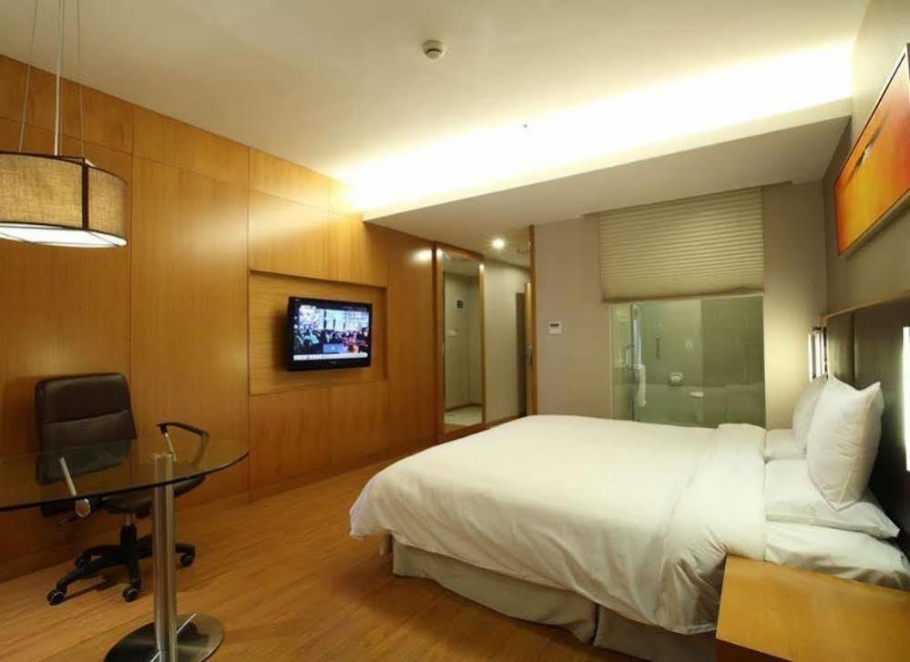 Ji Hotel Shanghai Jingan Temple Kangding Road Exterior photo